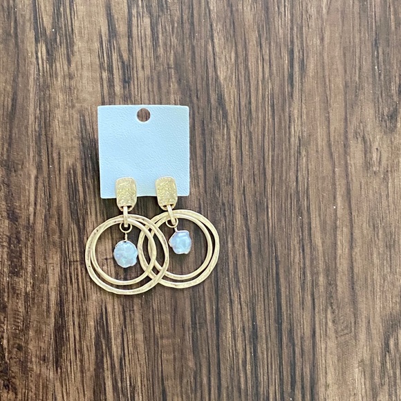 Free people freshwater hoop earring - Picture 12 of 14